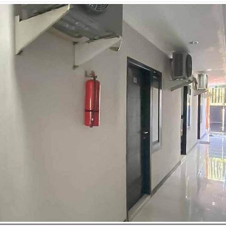 Losmen Family Syariah Bypass Juanda Mitra Reddoorz Brebek Εξωτερικό φωτογραφία