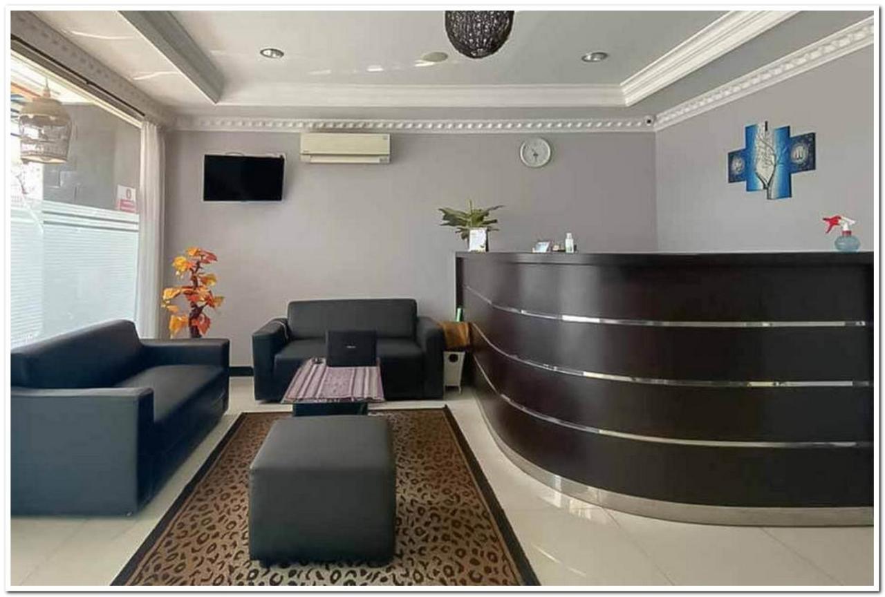 Losmen Family Syariah Bypass Juanda Mitra Reddoorz Brebek Εξωτερικό φωτογραφία