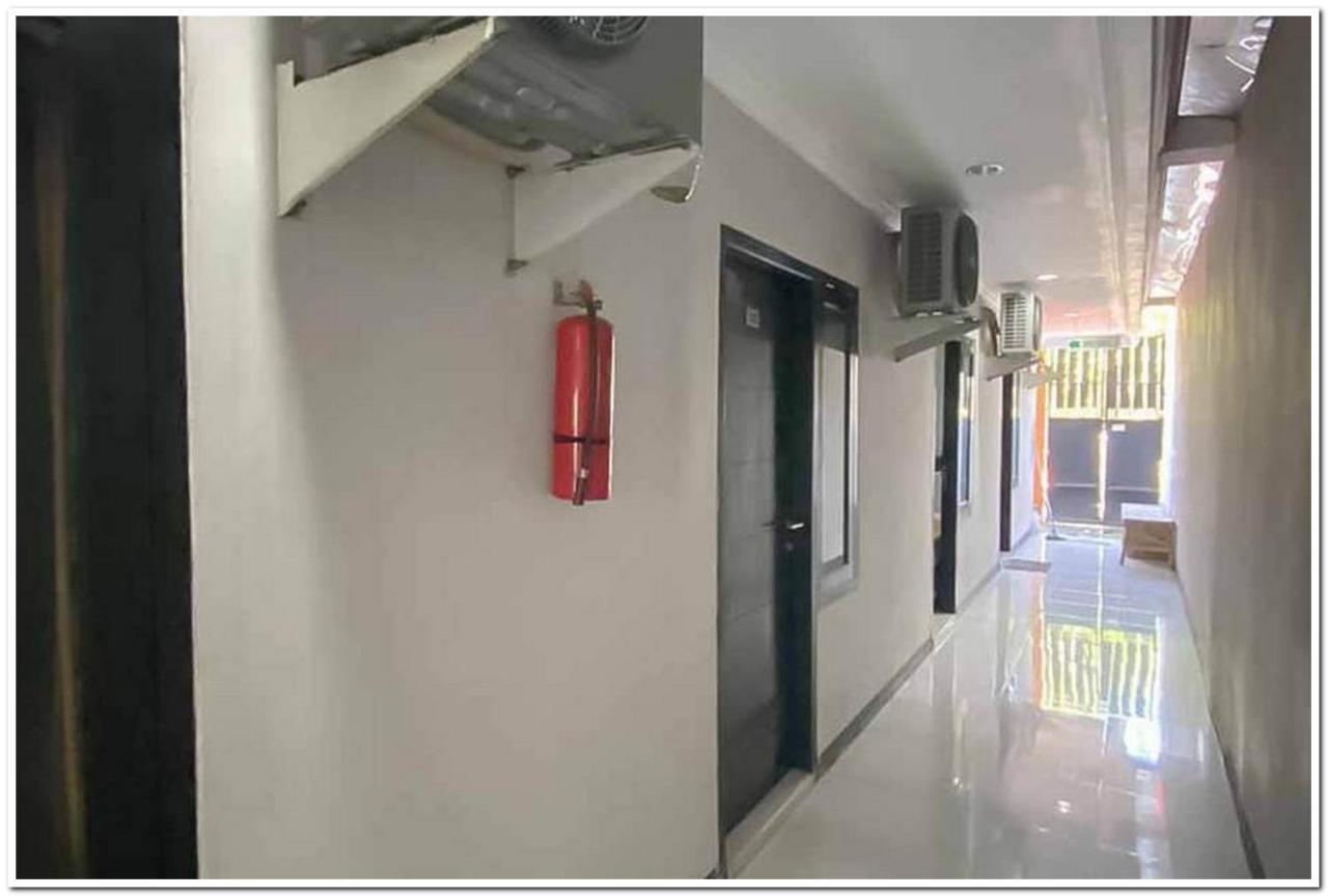 Losmen Family Syariah Bypass Juanda Mitra Reddoorz Brebek Εξωτερικό φωτογραφία