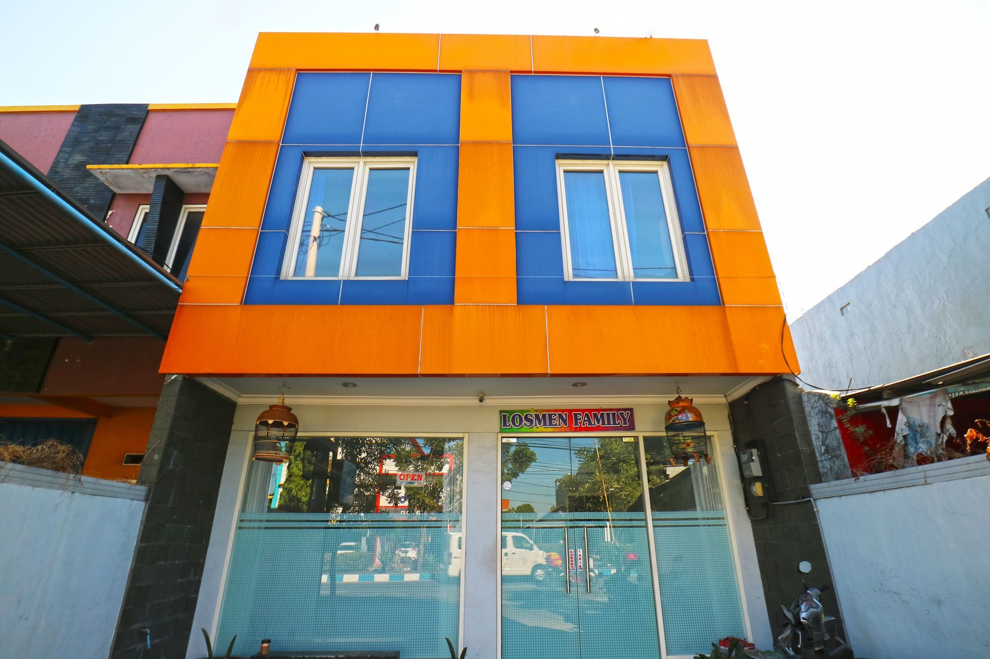 Losmen Family Syariah Bypass Juanda Mitra Reddoorz Brebek Εξωτερικό φωτογραφία
